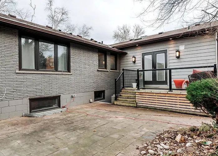 Luxurious & Modern 4Br House W/ 3 Car Parking